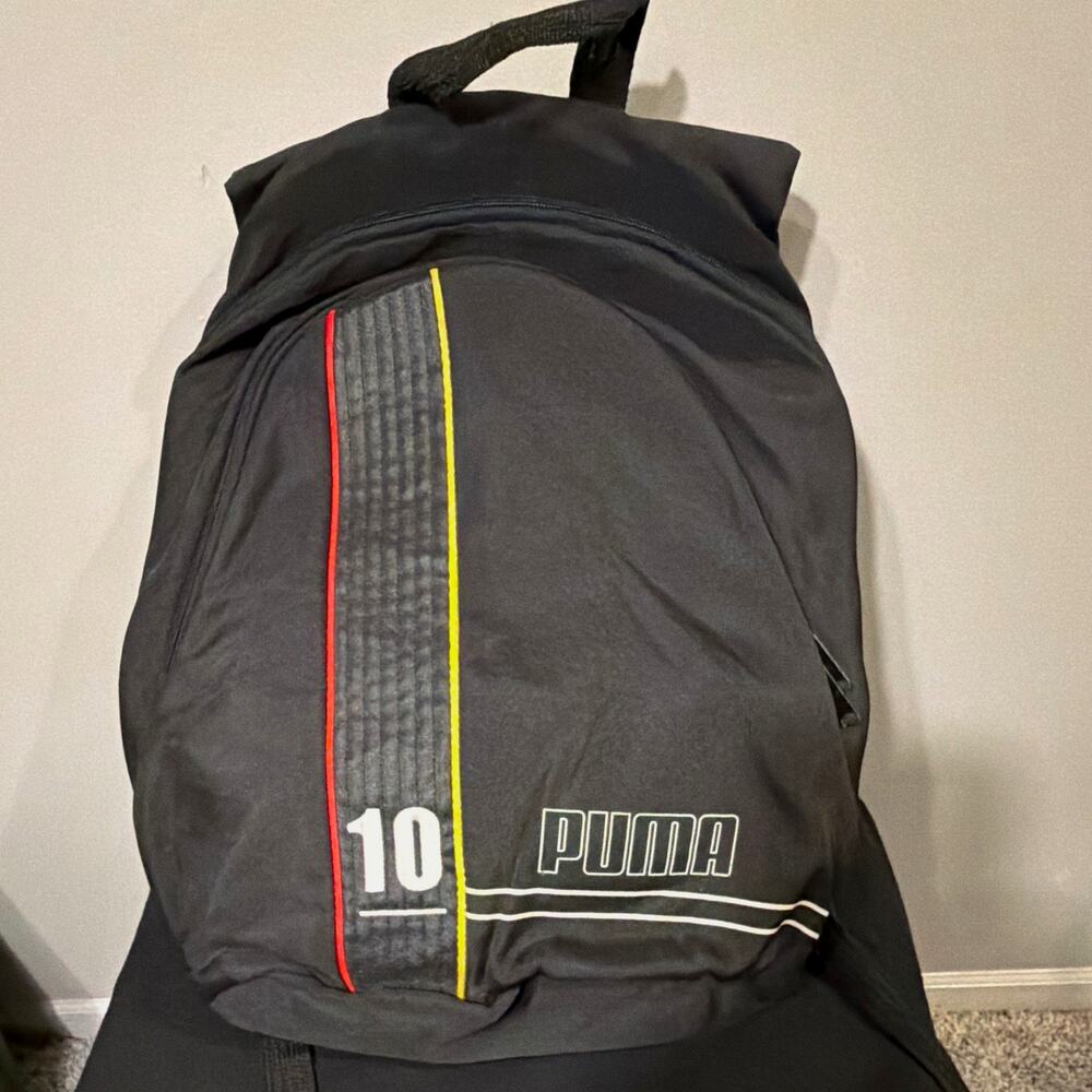 PUMA Black Backpack Medium Zip Closure Pockets Travel Laptop Sleeve